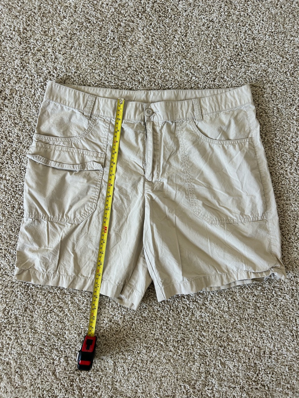 Columbia Men's Beige Khaki Cargo Shorts Size 36 Lightweight Outdoor Hiking